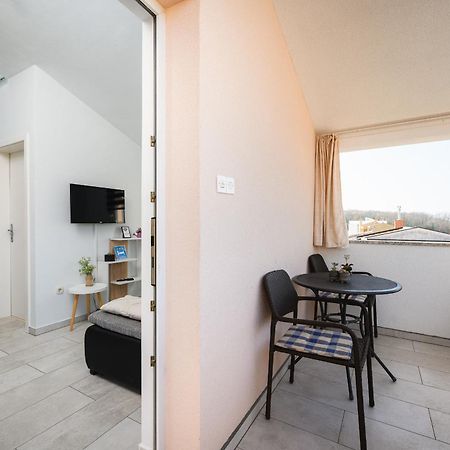 Charming Apartments Rose 1&2 With Pool 포레치 외부 사진