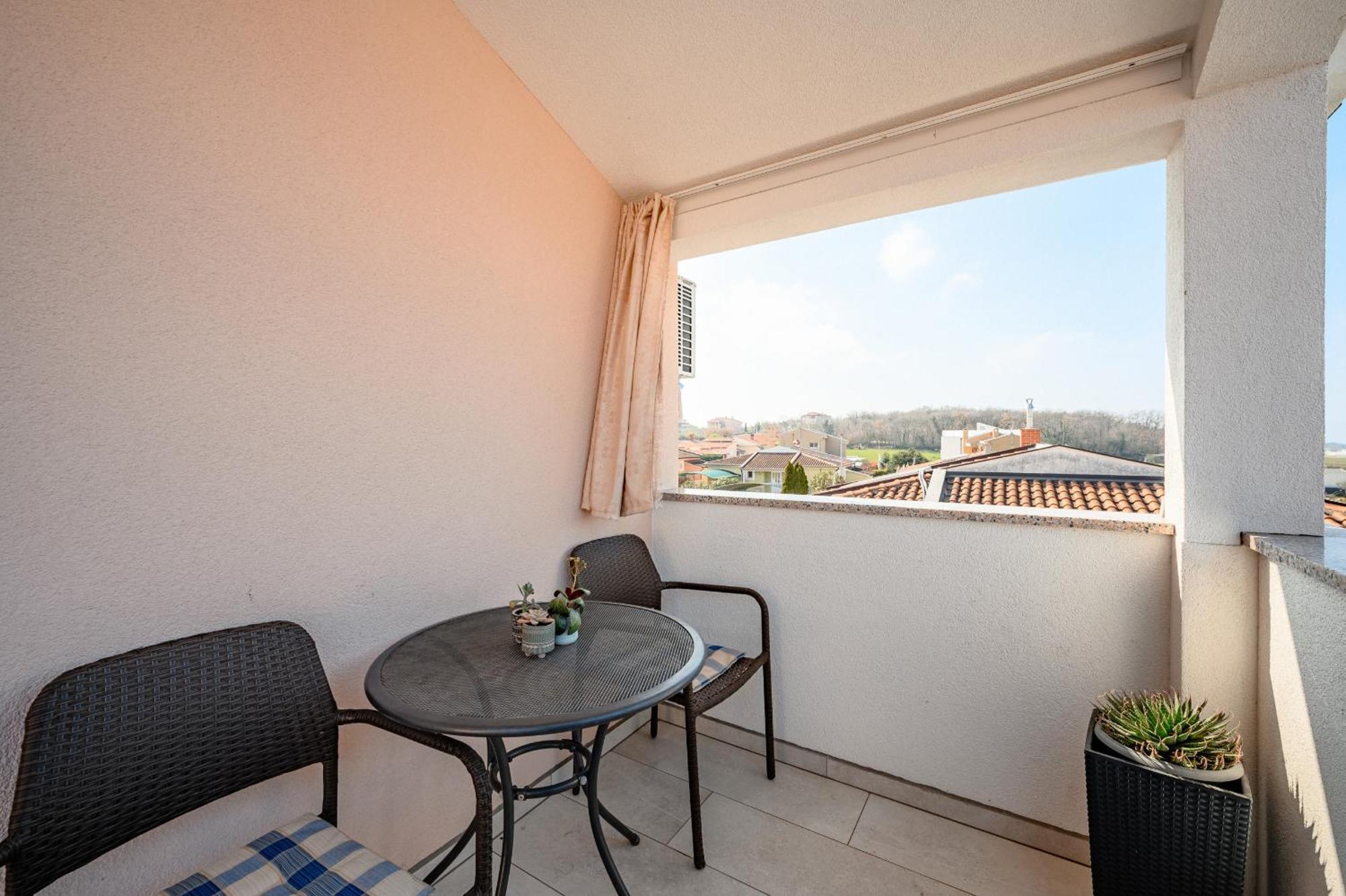 Charming Apartments Rose 1&2 With Pool 포레치 외부 사진