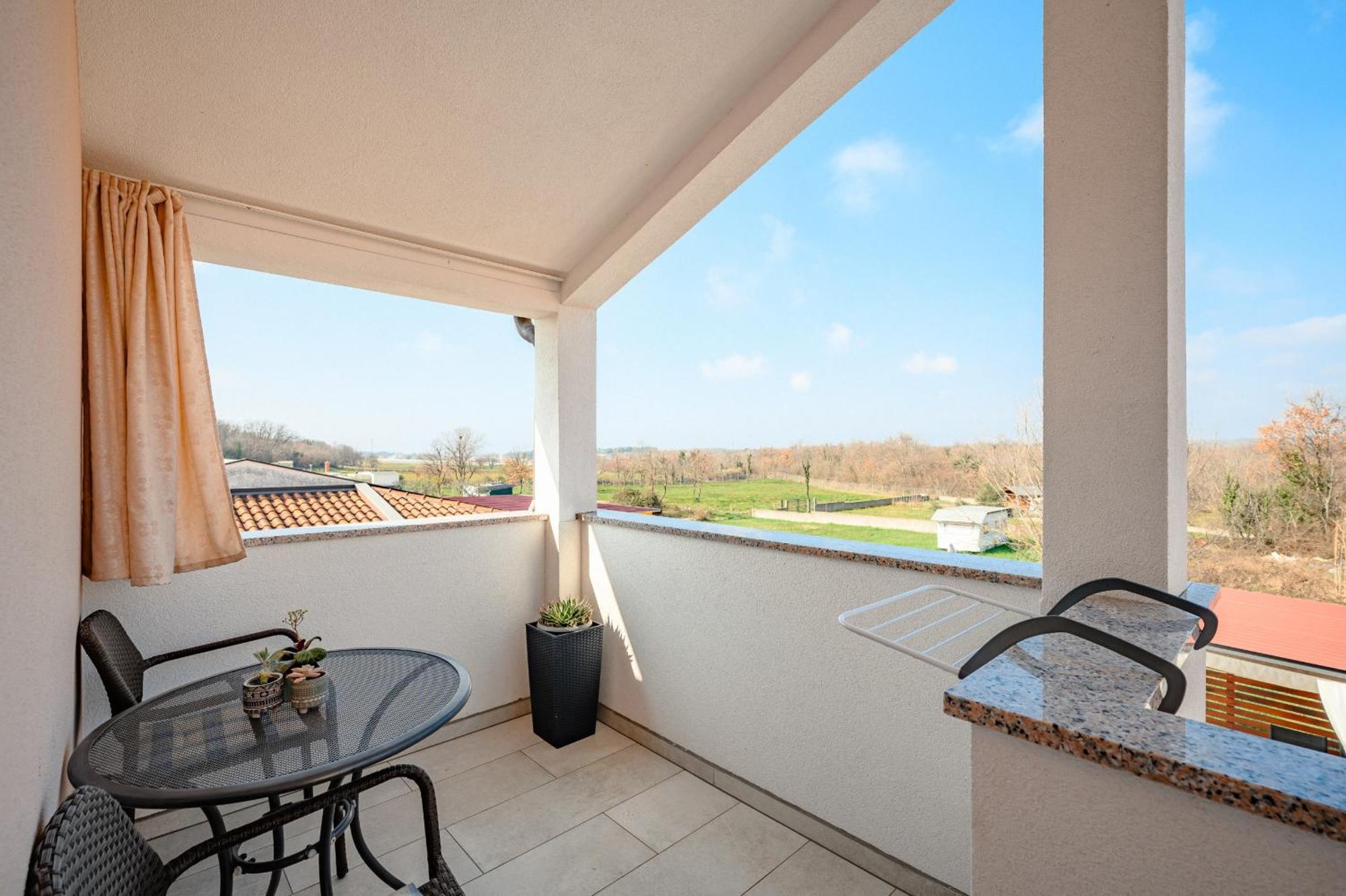 Charming Apartments Rose 1&2 With Pool 포레치 외부 사진
