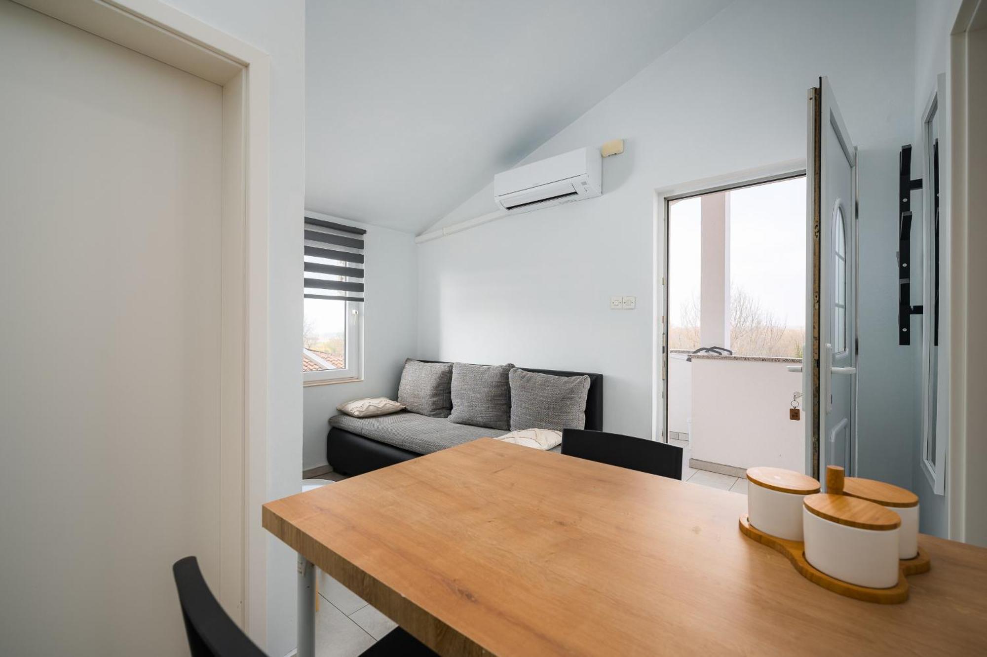 Charming Apartments Rose 1&2 With Pool 포레치 외부 사진