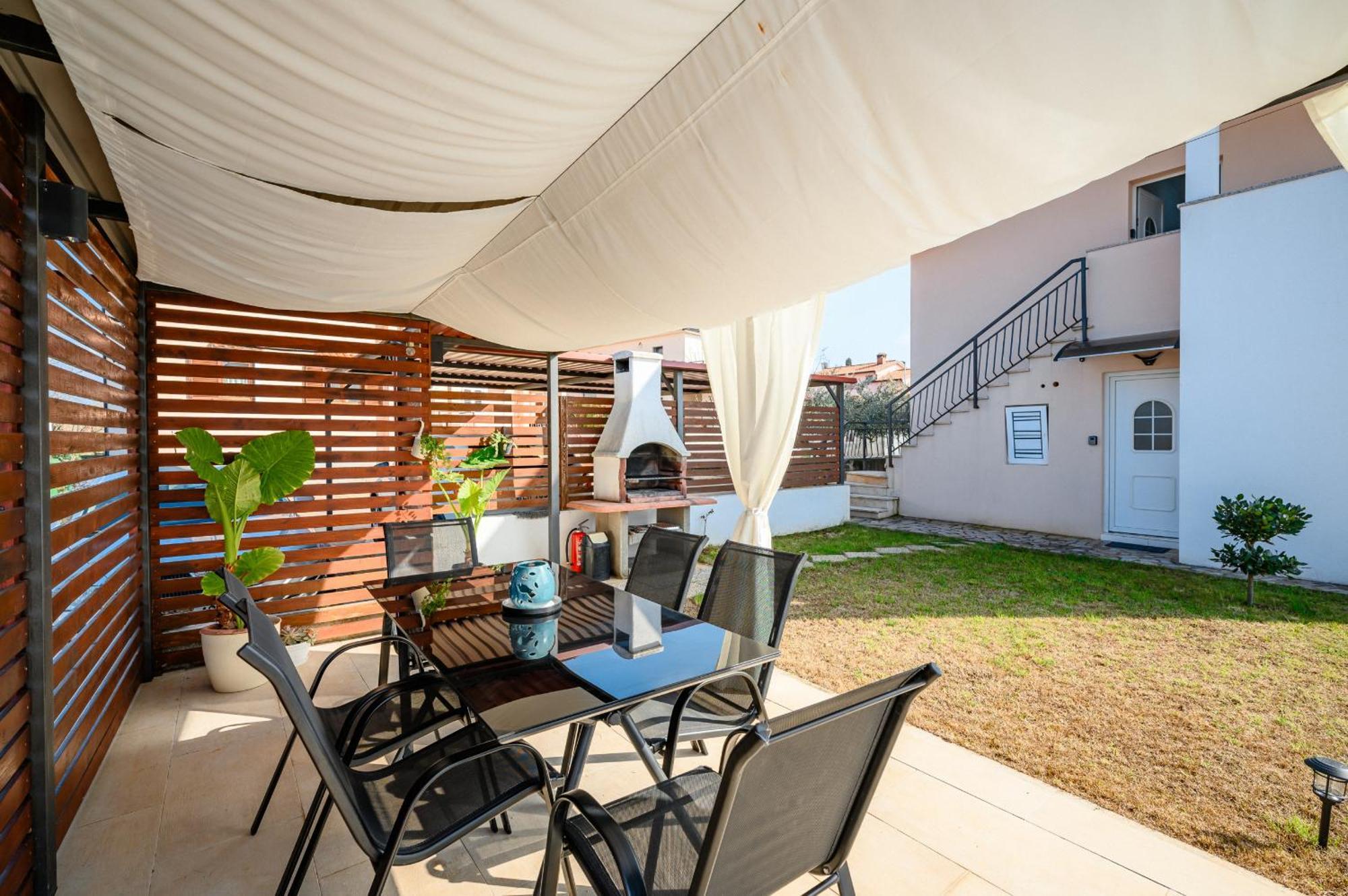 Charming Apartments Rose 1&2 With Pool 포레치 외부 사진
